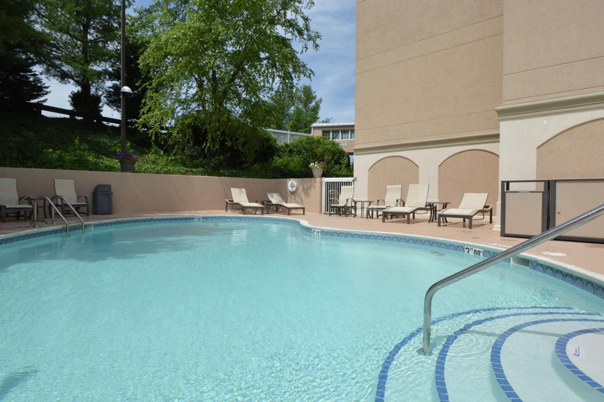 Hampton Inn Salem East - Electric Road Екстериор снимка