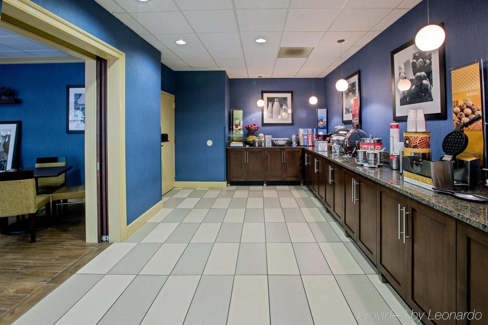 Hampton Inn Salem East - Electric Road Екстериор снимка