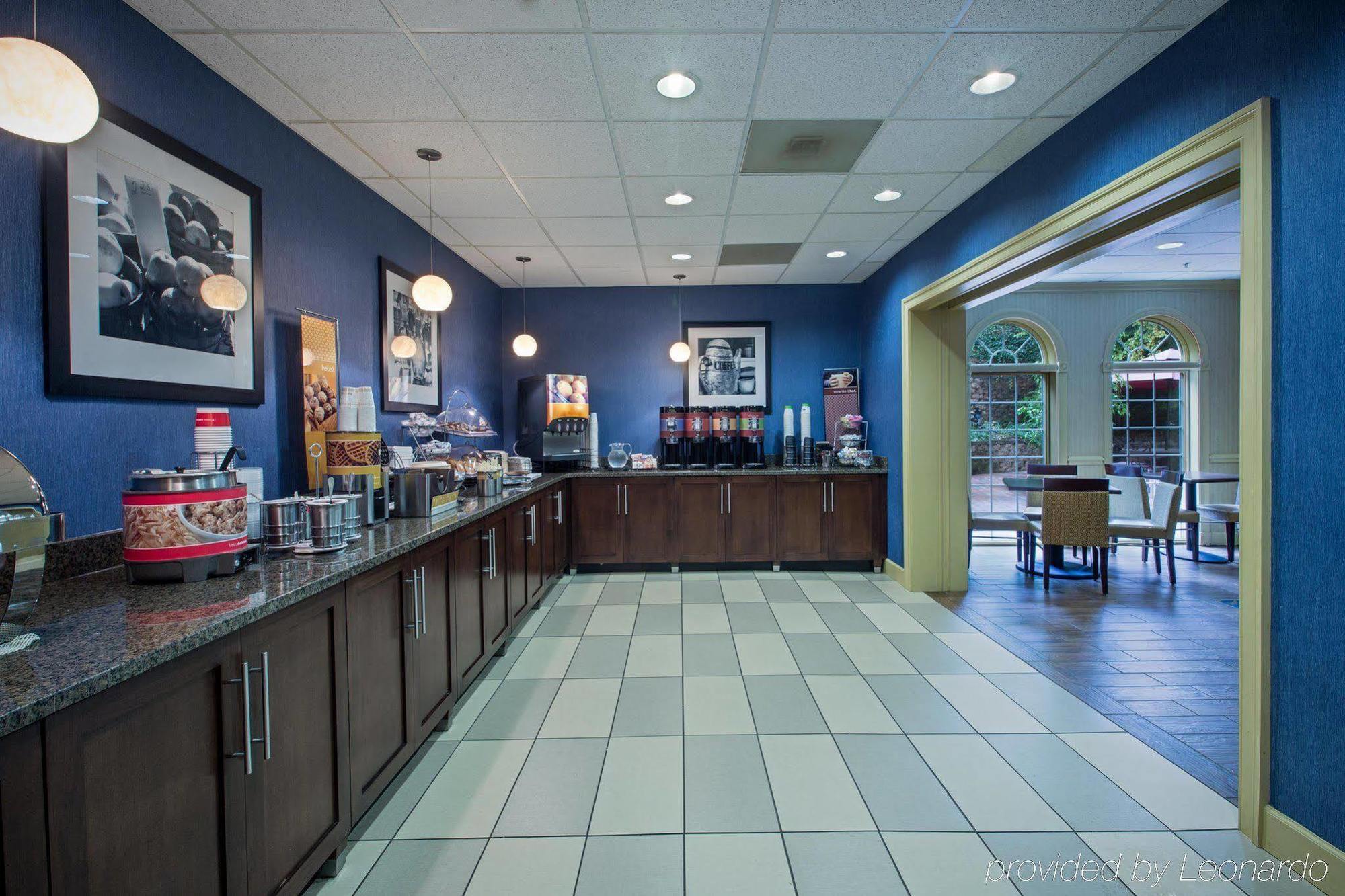 Hampton Inn Salem East - Electric Road Екстериор снимка